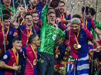 尤文图斯赛前列队欢迎巴萨，尊重对手尽显风度！的简单介绍