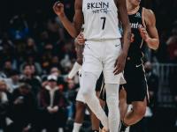  穆雷在篮网比赛中突破纪录，绝杀引发热议！