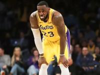 詹姆斯连续十二场比赛得分超过出色防守，热火挑战极限！的简单介绍